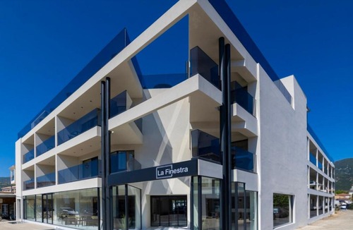Yenion Hotel | La Finestra
