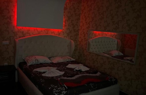 Vrellë Hotel | La Isla Motel & Villa
