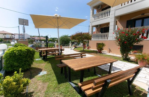 Ammoudia Apartment | Lady Elena Hotel