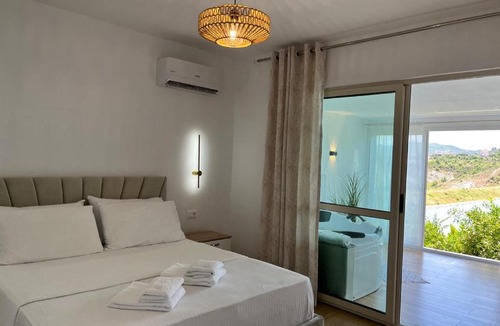 Rade Hostel | Lake Breeze
