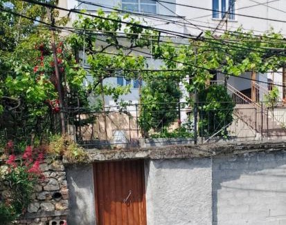 Pogradec House | Lake Ohrid Guesthouse "Villa Valentina"