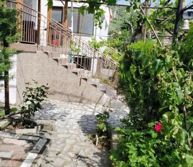 Pogradec House | Lake Ohrid Guesthouse "Villa Valentina"
