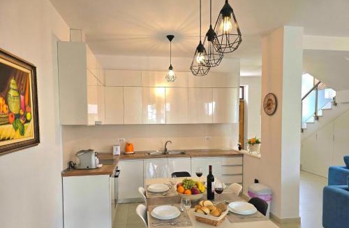 Ishem Apartment | Lalzit Bay Dream Villa - Happy Rentals