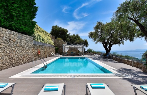 Spartylas Villa | Large family villa with pool