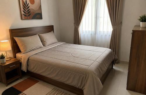 Sheqi i Vogel House | Larry Landers Homestay 1