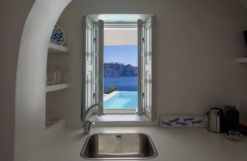 Oia Villa | Lathouri Cave