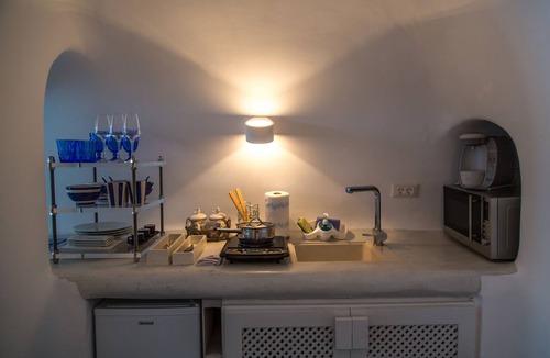 Oia Hotel | Lava Caves