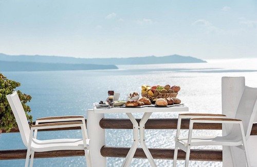 Oia Villa | Lavish Santorini Suite | Eruption Escape Cave Suite | 2 Bedrooms | Breathtaking.