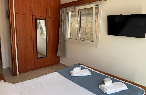 Karlovassi House | Leka Village Our Hidden Gem