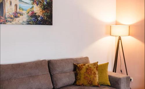 Anatolikos Sinikismos Apartment | Lemon Garden Retreat Kalamata 2min to Beach