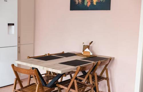 Anatolikos Sinikismos Apartment | Lemon Garden Retreat Kalamata 2min to Beach