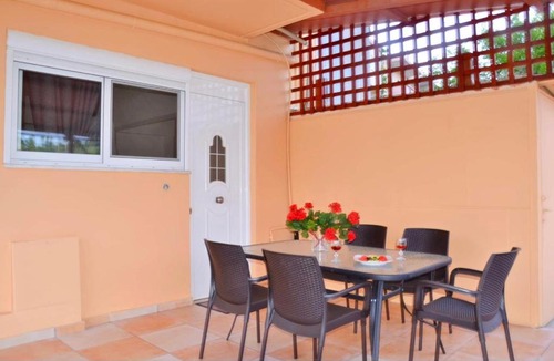 Galatas Apartment | LEMON TREE