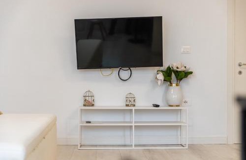 Blloku Apartment | Leo's Garden View Apartment