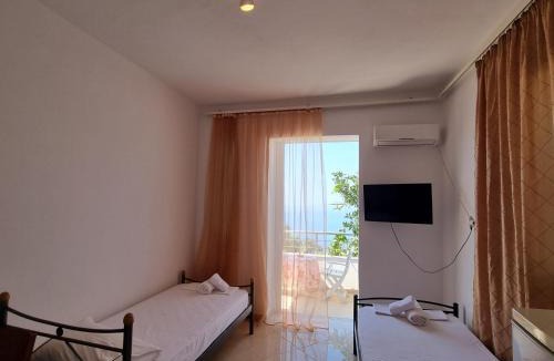 Lukove Hotel | Let Rooms Lukova