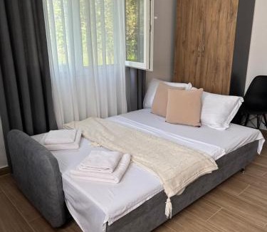 Rade Apartment | Lexhulo "Rest&Fly" Room's