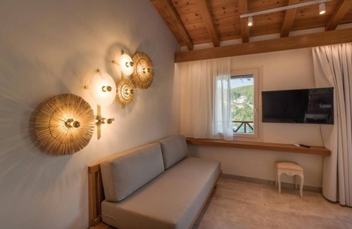 Patitiri Hotel | Liadromia Hotel