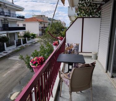 Paralia Dionysiou Apartment | Lidia home