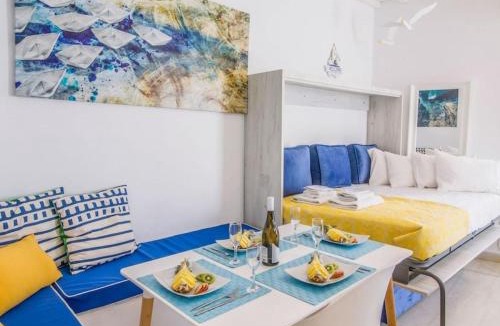 Little Venice Apartment | Like a white seagull in Mykonos!