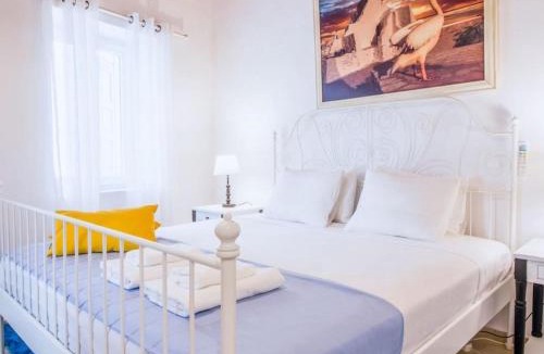 Little Venice Apartment | Like a white seagull in Mykonos!
