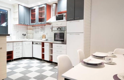 Matiçan Apartment | LINA - PRN, Aktashi Home