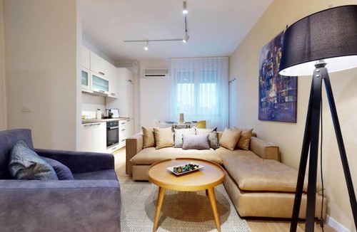 Matiçan Apartment | LINA - PRN, Blue Sky Apartment in Qafa Neighbourhood