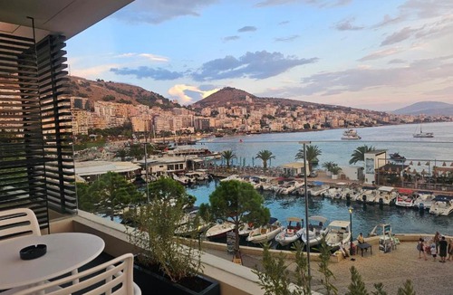 Qender Hotel | Lion Gate Hotel