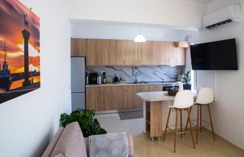 Petaloudes Apartment | LiRa