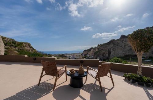 Vourvoulos Villa | Litheos Santorini Luxury Cave Suites