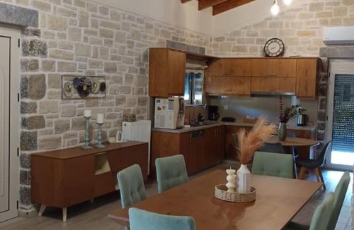 Houdetsi Villa | Lithic Oikos