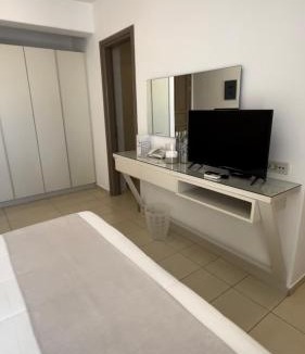 Agios Ioannis Hotel | Lithos by Spyros & Flora