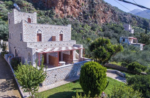 Karavostasi Apartment | Lithos By The Sea