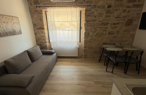 Melikia Apartment | Lithos Studio