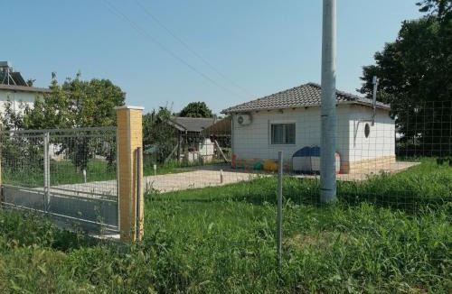 Drama Apartment | Little House on the Prairie-ΜΙΚΡΟ ΣΠΙΤΙ ΣΤΟ ΛΙΒΑΔΙ!