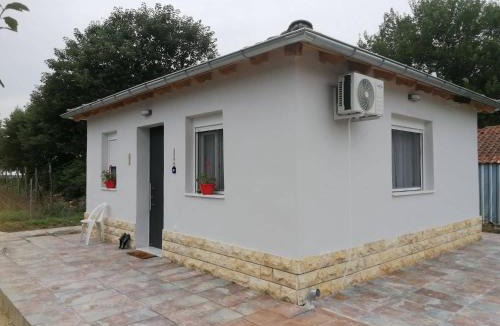 Drama Apartment | Little House on the Prairie-ΜΙΚΡΟ ΣΠΙΤΙ ΣΤΟ ΛΙΒΑΔΙ!