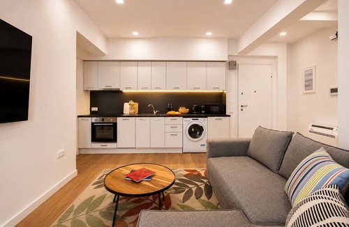 Kerameikos Apartment | LIV - Upscale Athenian Penthouse 5A