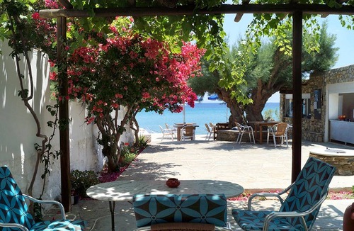 Platis Gialos Apartment | Lodge Narlis - Frini Room - Next to the beach with sea view