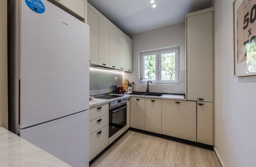 Durres Apartment | Loen Modern Seaside Apartment 3BR Free Parking by PikHost