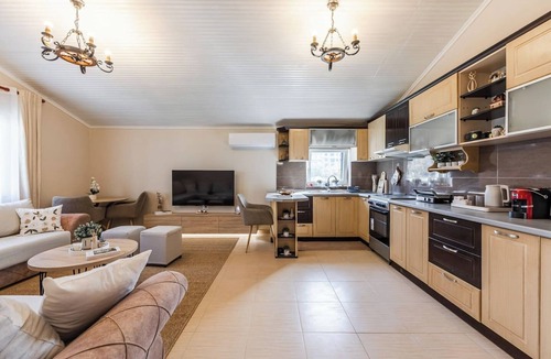 Durres Apartment | Loen Spacious Seaside Apartment 3BR Free Parking by PikHost