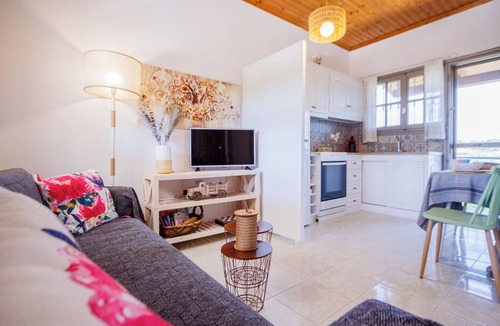 Vasilikos Apartment | Loggos Summer House - Upper Floor Apartment