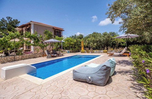 Vasilikos Apartment | Loggos Summer House - Upper Floor Apartment
