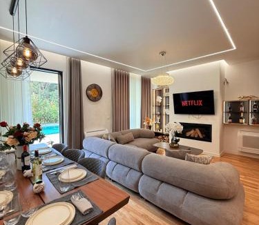 Golem Villa | London Pool Luxury Villa