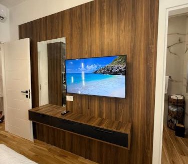 Golem Villa | London Pool Luxury Villa