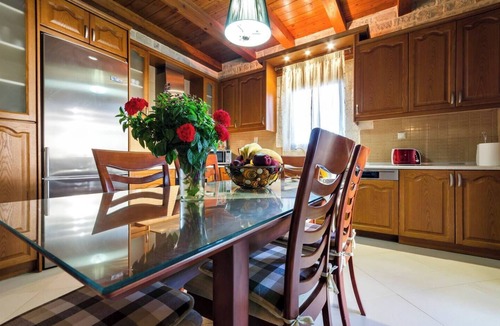 Geropotamos Villa | Lovely 4-bedroom villa 5 min from the beach