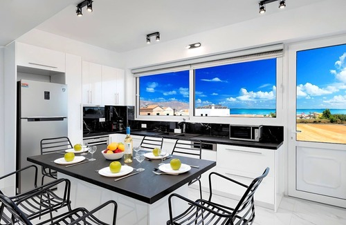 Asprouliani House | Luminosa Luxus-Villa by Interhome