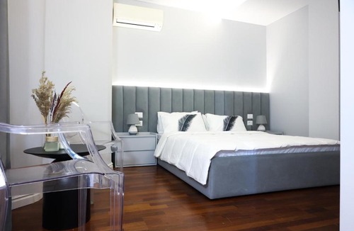Blloku Apartment | Lunarist Luxury Private Jacuzzi Suites Tirana