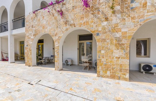 Dhermi Apartment | Luvra 2 | Dhërmi – Relaxing Pool View Stay