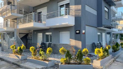 Paralia Ofryniou Apartment | luxrooms