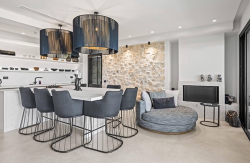 Koutouloufari Villa | Luxurious 7-Bedroom villa Belle Marianna