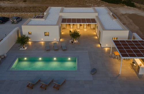 Paros Villa | Luxurious, peacefull villa near Naousa