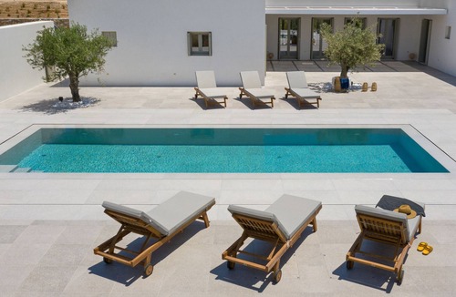 Paros Villa | Luxurious, peacefull villa near Naousa